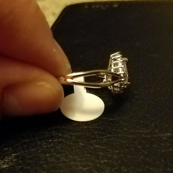 Beautiful Ring, Size 10 - Picture 2 of 7